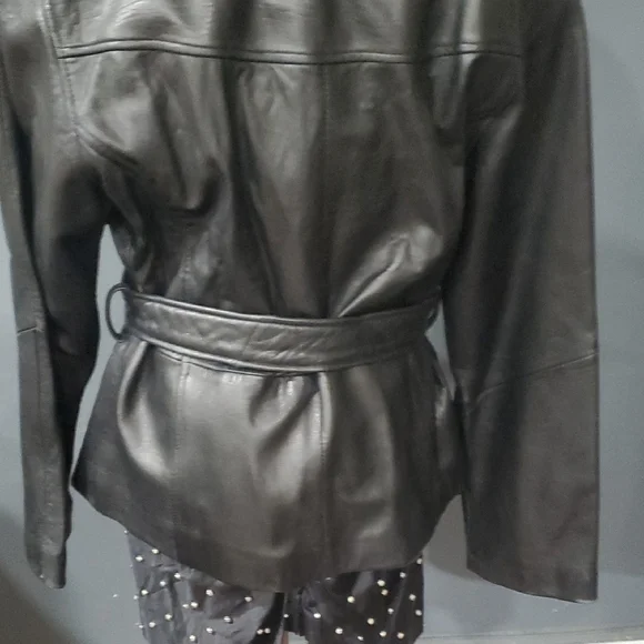 Coldbrook Classic Black Leather Belted Jacket - Picture 7 of 11